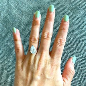 Large Diamond Like Fashion Ring 6